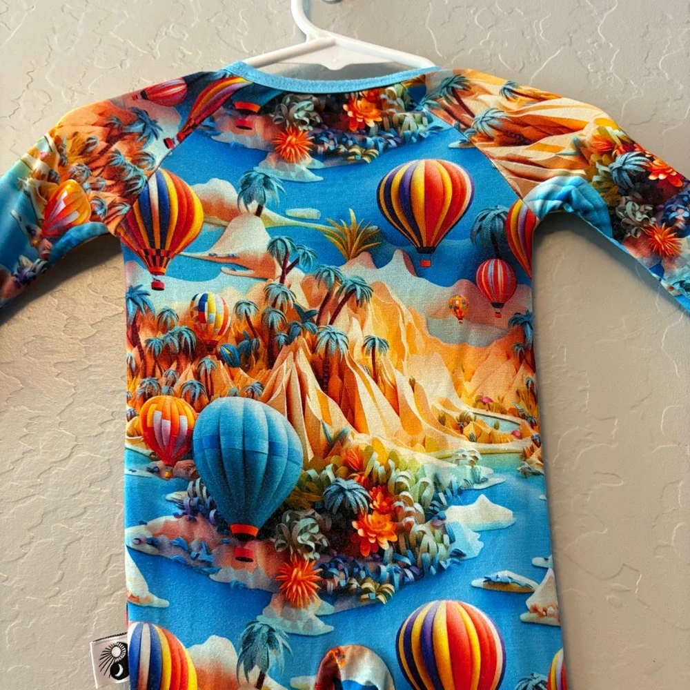 Day & Night bamboo blue hot air balloon print convertible footie pajamas 3-6 mon